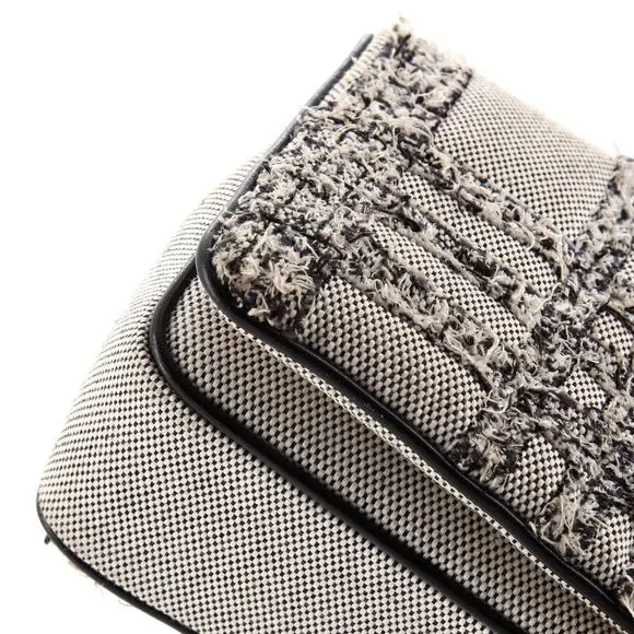 Burberry Lola Top Handle Bag Needle #76760B11B - Picture 7 of 9